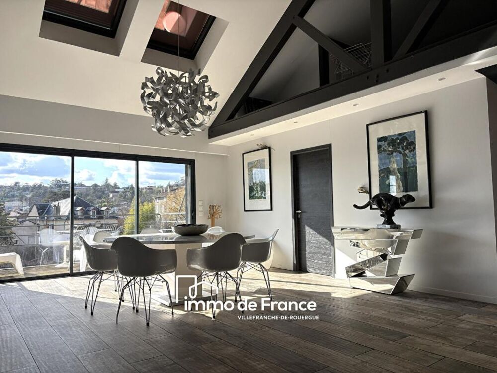 Appartement de standing avec terrasse, garage et parking