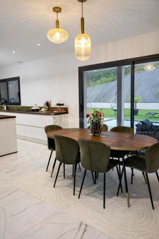  Maison � vendre 7 pi�ces 243 m�