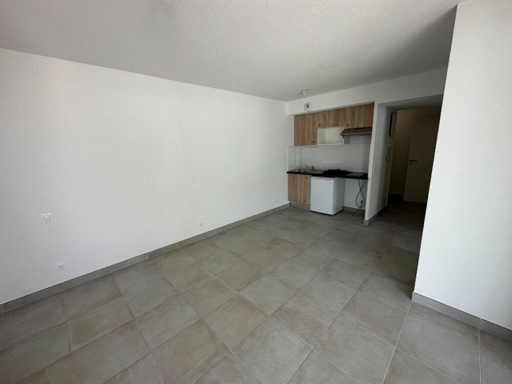 Location Appartement Studio avec terrasse et parking à NIMES Nimes