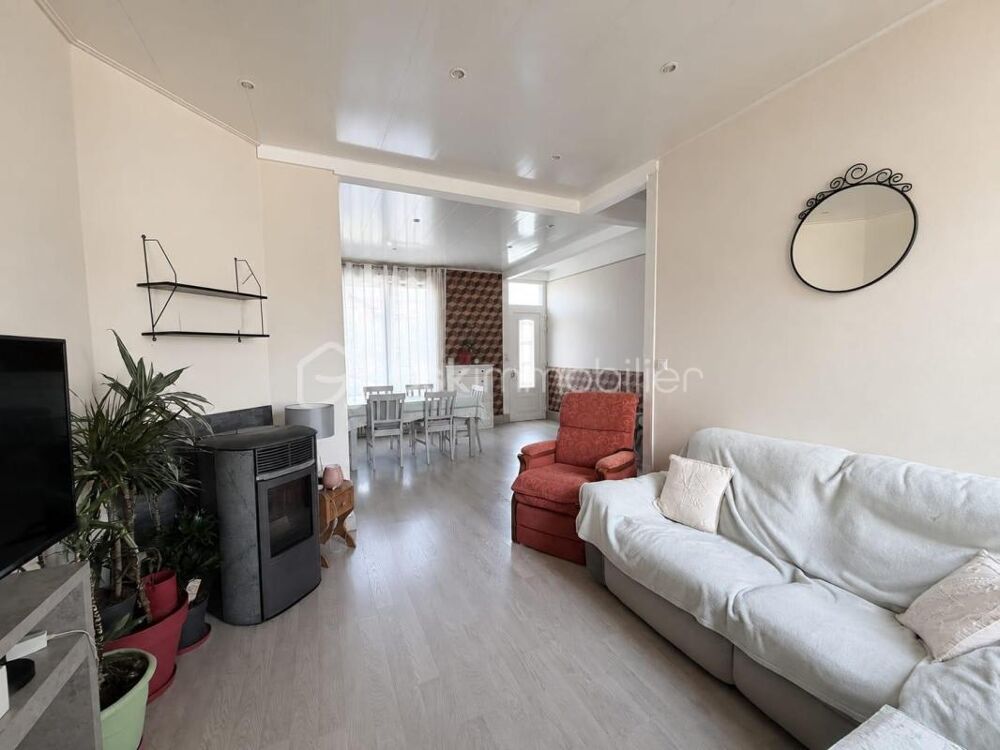Maison familiale de 107 m² avec garage, jardin et dépendances à Saint-Quentin