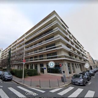  Parking / Garage  louer 