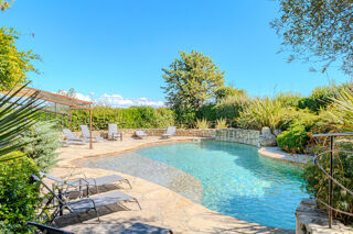  Maison  vendre 8 pices 335 m