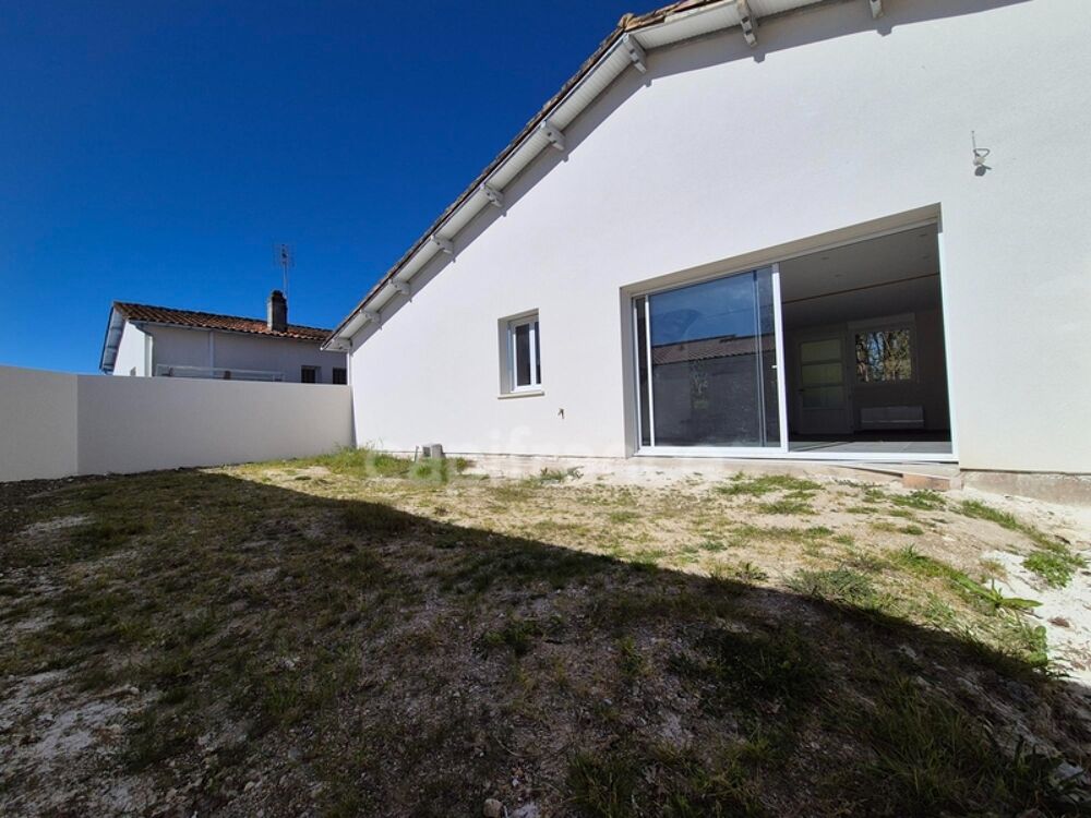 Vente Maison Maison à vendre 5 pièces BREUILLET (17) - Terrain de 232m² Breuillet