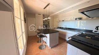  Villa � vendre 8 pi�ces 210 m�