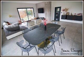  Maison  vendre 8 pices 290 m