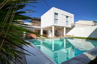 Maison 8 pièces 311 m² · à Angoulins · 311 m² · 928 000 €