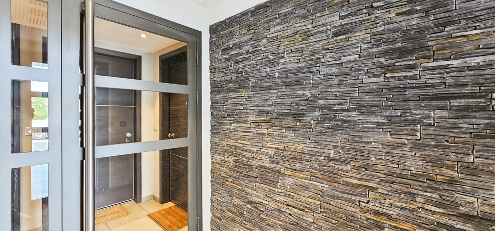 Vente Appartement LES OLLIERES Appartement 3P 67m² dernier étage avec Garage et parking privé Les ollieres