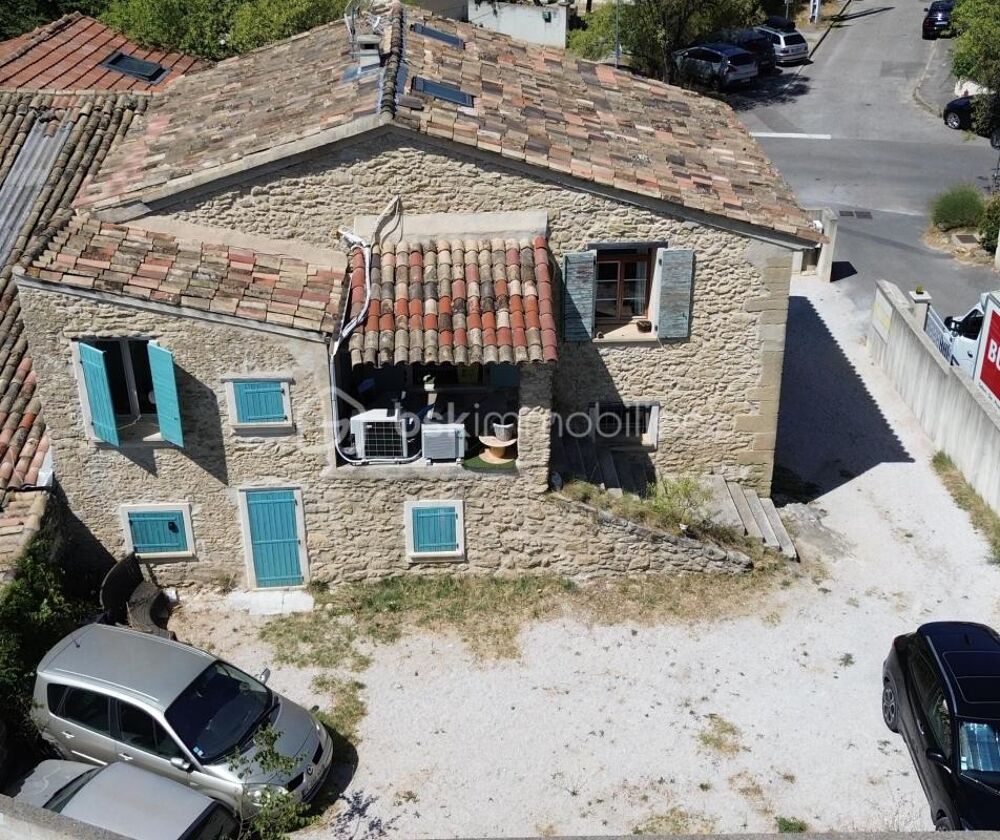 Vente Appartement Magnifique appartement situé sur Lambesc , avec une place de parking privée extérieur Lambesc