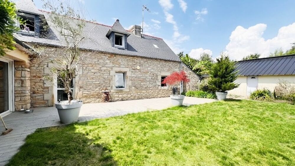 PLONÉIS (29)  Maison à vendre Type 6 de 115 m² habitable et 189 m² utile  Terrain de 1 320 m²  Double garage  Piscine