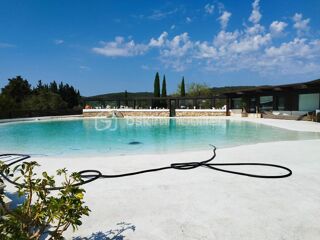  Propriété/château à vendre 15 + pièces 402 m²