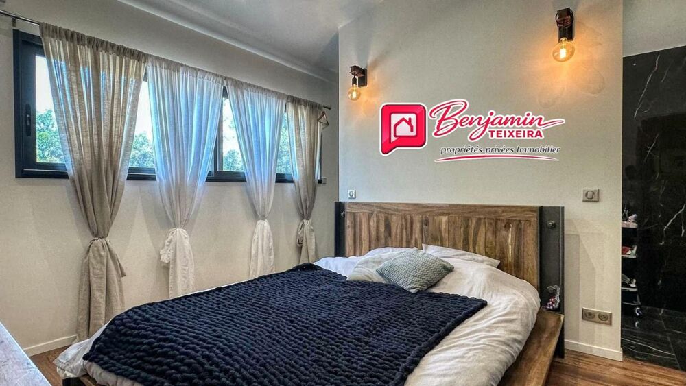 Vente Maison Maison Roquebrune Sur Argens 4 pièce(s) 109.85 m2 Roquebrune sur argens