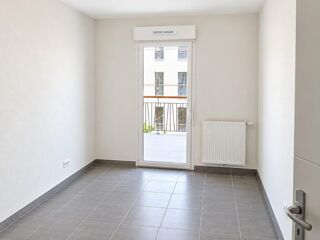  Appartement à louer 3 pièces 66 m²