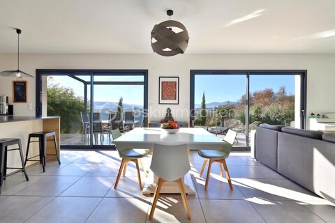   � VENDRE - VILLA CONTEMPORAINE AVEC PISCINE ET JOLIE VUE D�GAG�E Villa - 6 pi�ce(s) - 147 m�