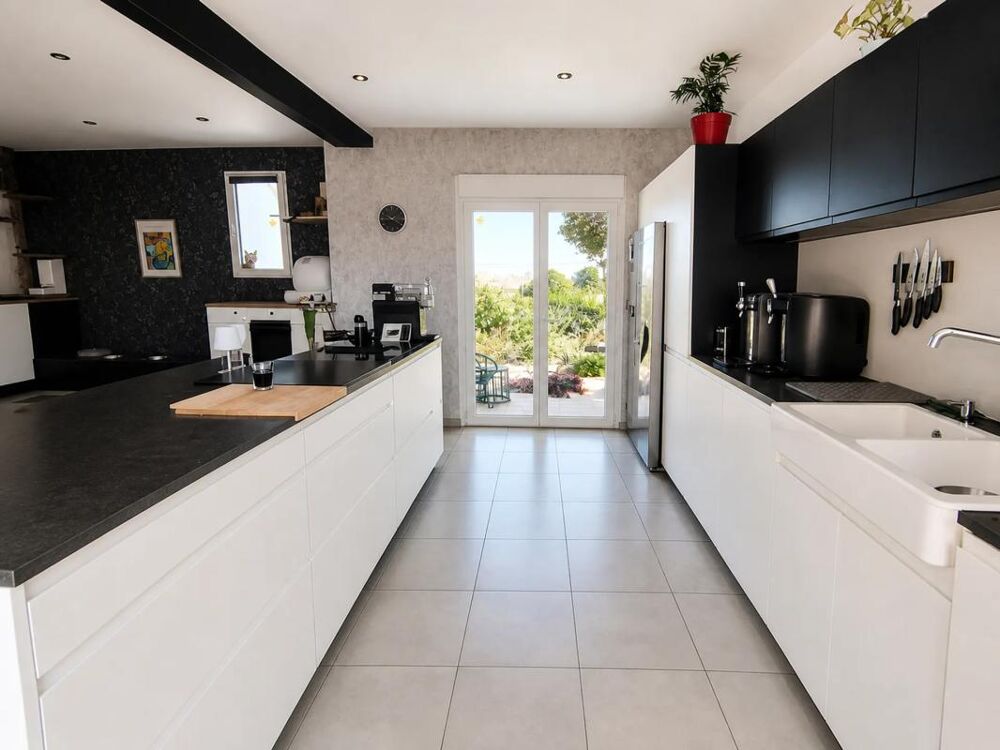Vente Maison Maison de 8 pièces de 168 m² à Isigny-le-Buat Isigny le buat