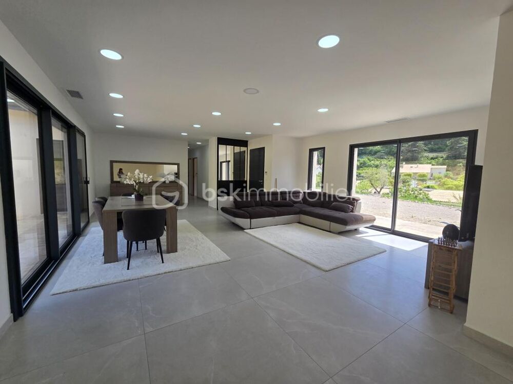 MAISON CONTEMPORAINE T5 DE PLAIN PIED