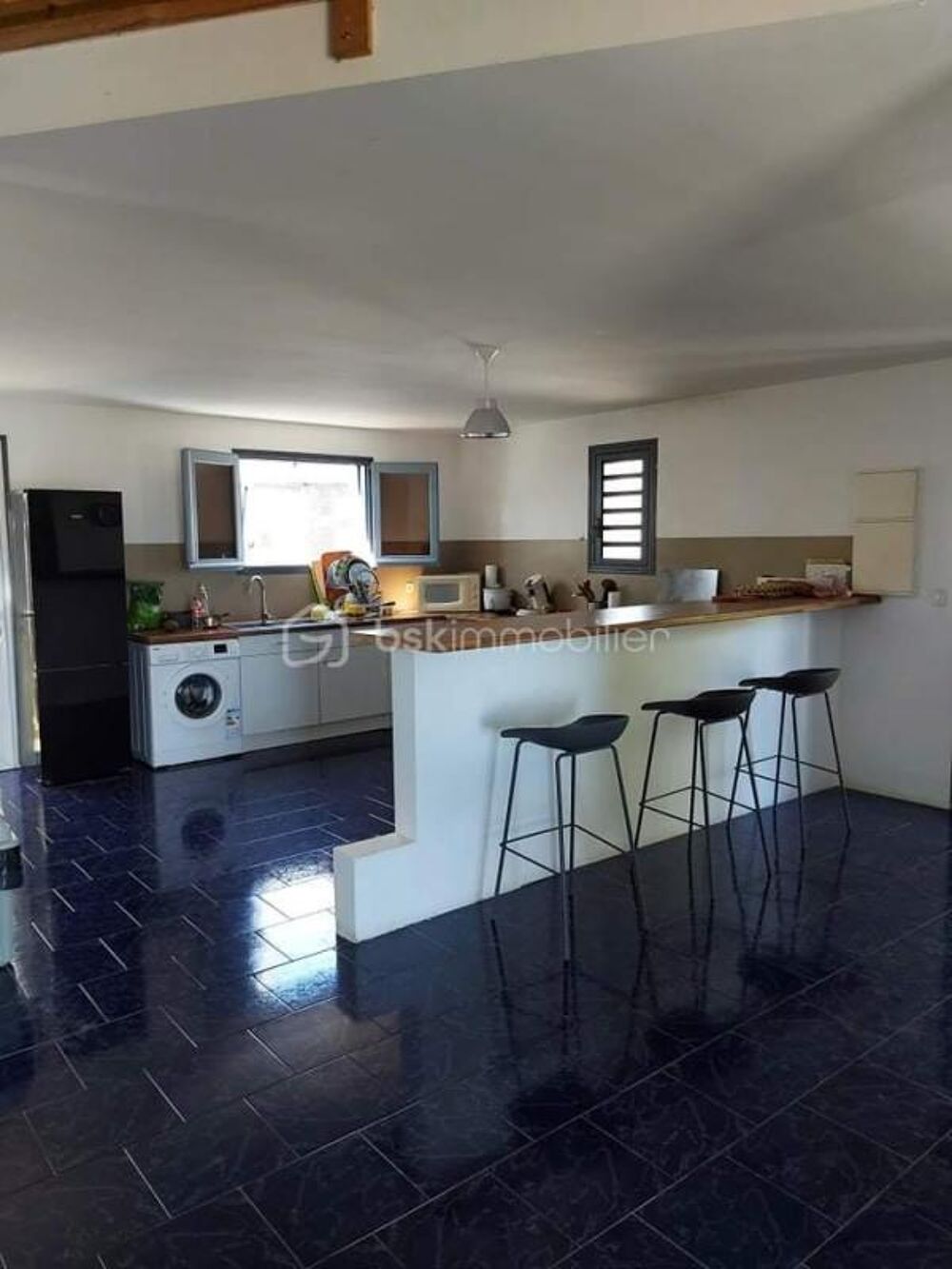 LE TAMPON  Maison 130 m² + dépendance 38 m²  Vue mer  Fort potentiel locatif