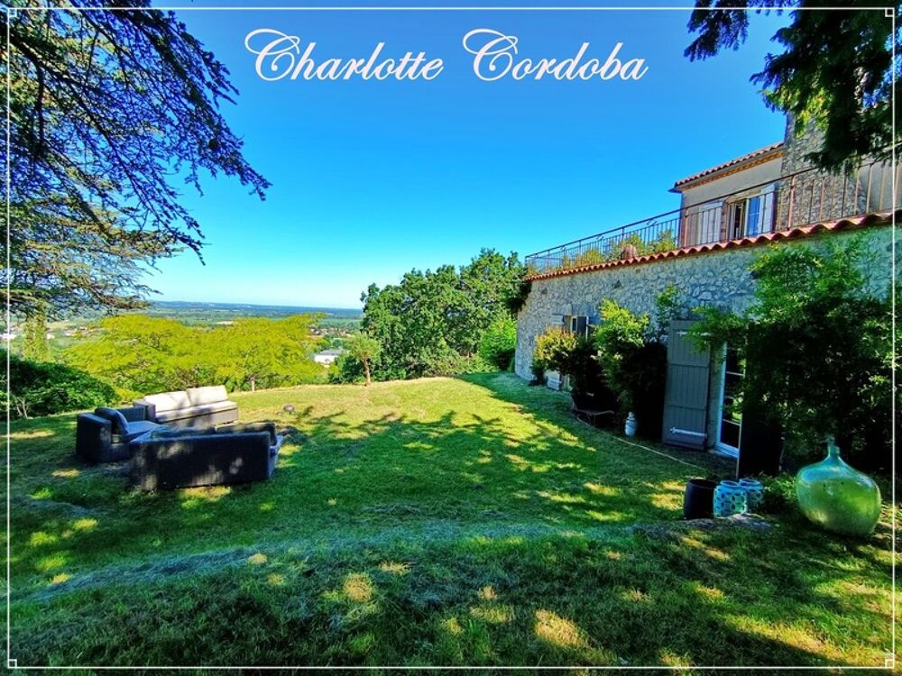 Maison en pierre de 313 m² avec vue panoramique et près de 4 hectares de terrain