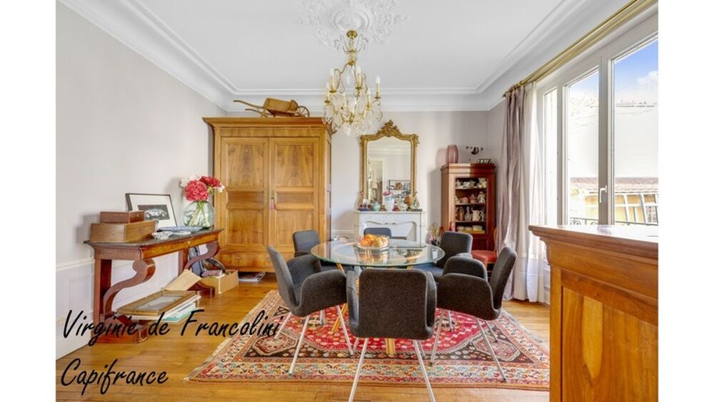 A vendre-Meulière-Centre-Ville-7 pièces-Parcelle de 500 m²-garages-Sous-sol-11 mn à pied RER E-6mn en voiture RER A