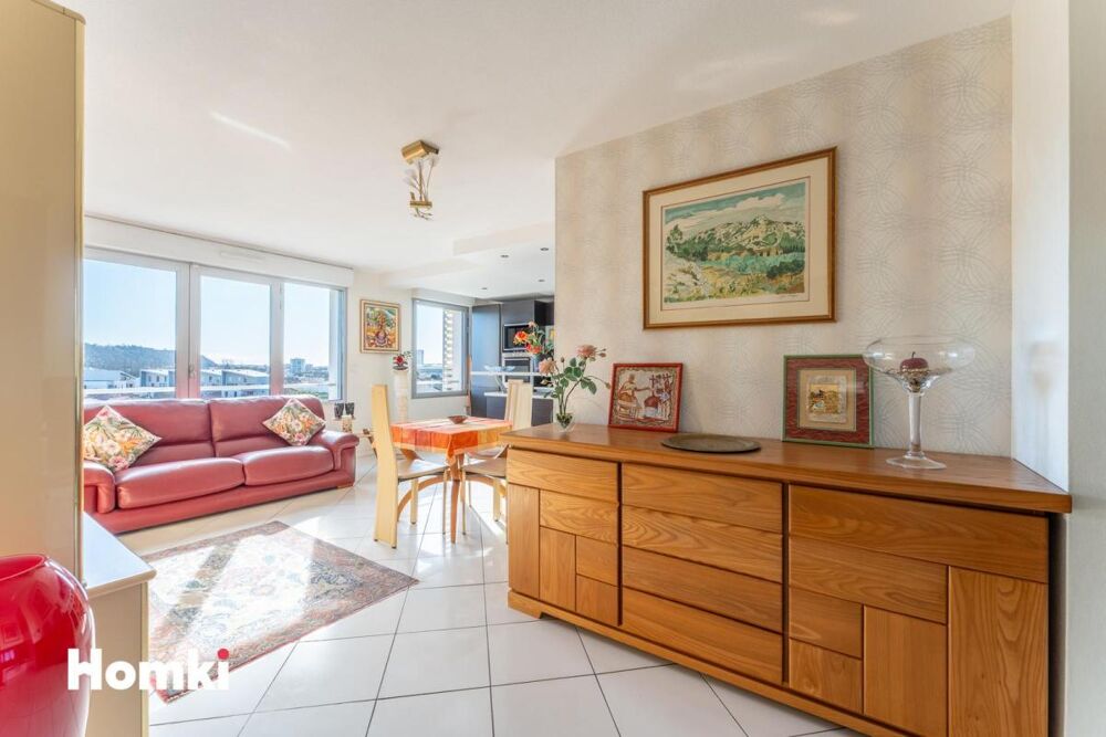 BORDEAUX BASTIDE  T3 65 m²  LUMINEUX  PARKING  CELLiER