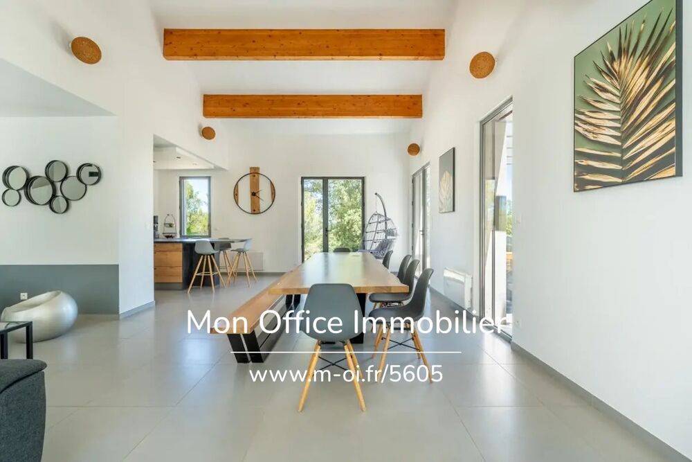 Vente Villa Référence : 5605-MAC - Villa 5 pièces avec piscine, garage et dépendance Trets