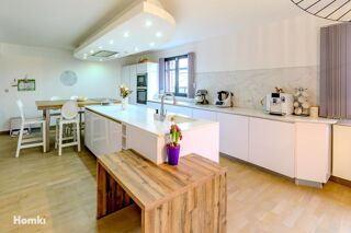  Maison  vendre 6 pices 240 m