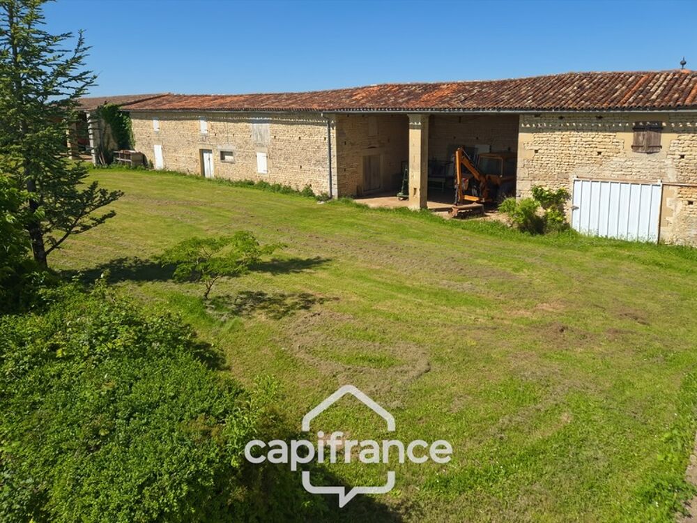 Propriété à vendre 14 pièces PAILLE (17) sur 4800m² de terrain avec nombreuses dépendances