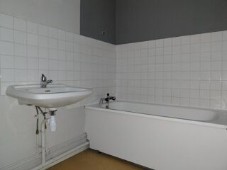  Appartement à louer 3 pièces 76 m²
