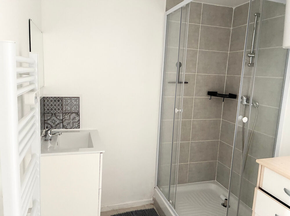 STUDIO MEUBLÉ 20M² - SAINT ETIENNE