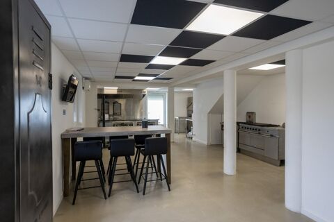   Local/bureau  vendre PARAY LE MONIAL (71) 230 m2 environ avec 8 bureaux 