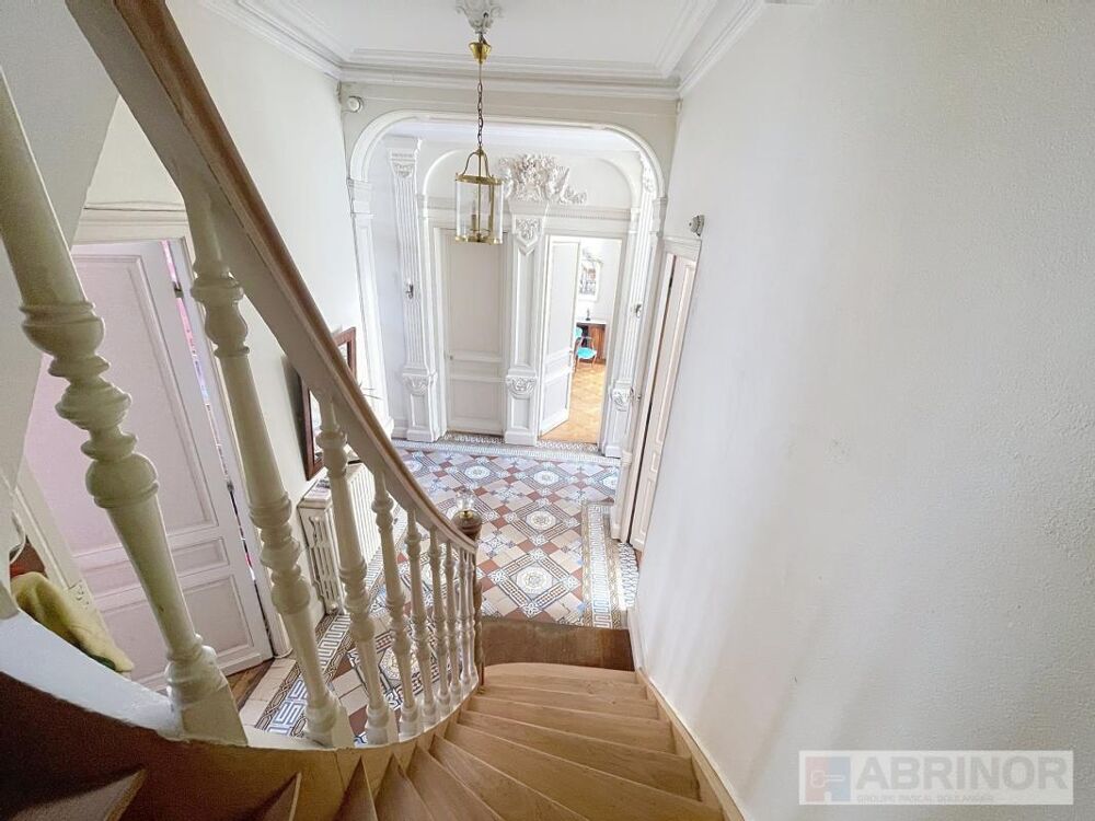 LILLE - Maison de caractère 6 chambres  319 m² avec jardin, garage et potentiel à exploiter