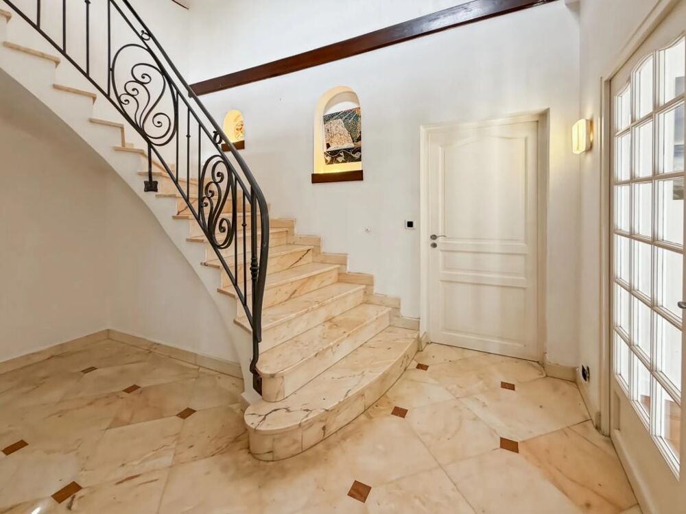 Vente Propriété/Château ÉLÉGANTE PROPRIÉTÉ DE 320 M² AU CŒUR D'UN ÉCRIN DE VERDURE Galluis