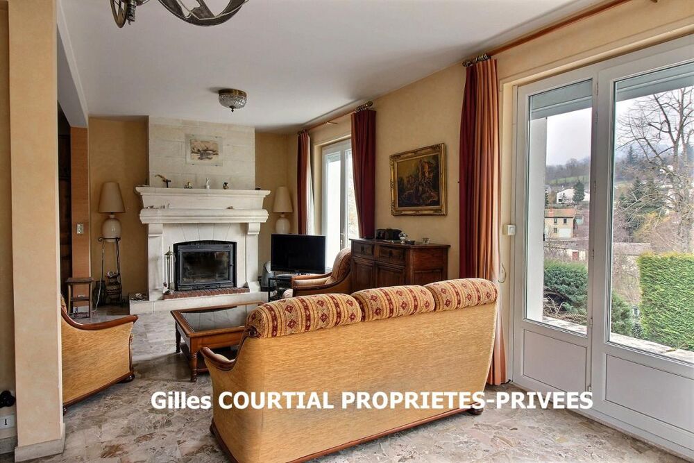 Saint-Julien-Chapteuil 43260 maison traditionnelle de 1972 sur deux niveaux élevés sur sous-sol 302 m² habitables 6 chambres