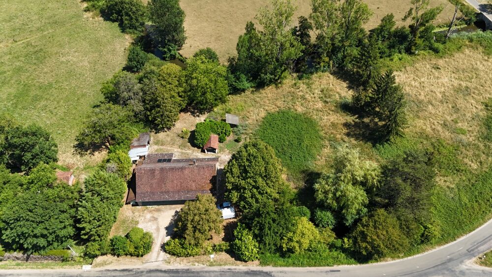 Maison en pierre rénovée avec dépendances  Terrain de 2 200 m²