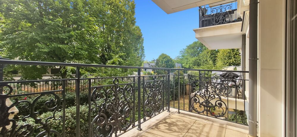 Clamart  Jardin Parisien  3 pièces avec balcon et parking, à deux pas du Tram T6