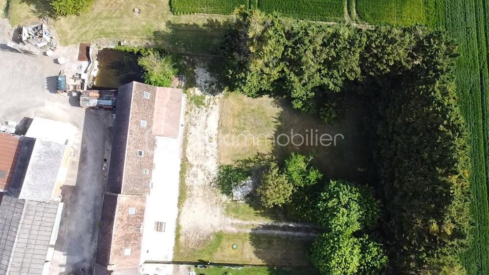 MAISON DE CAMPAGNE AVEC DÉPENDANCES