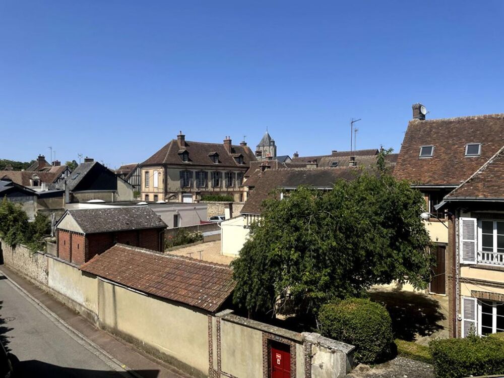 Appartement 112 m² Hyper-centre de Verneuil 3 chambres séjour double 2 parkings