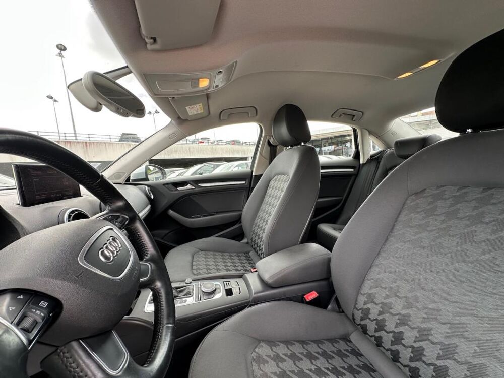 A3 III (2) BERLINE 1.6 TDI 110 BUSINESS LINE S tronic 7 2014 occasion 78240 Chambourcy