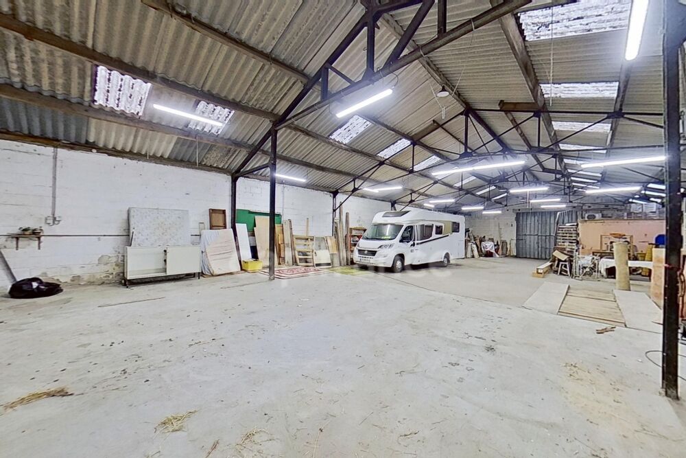   À LOUER – LOCAL PROFESSIONNEL D'ENVIRON 420 m² À CARHAIX-PLOUGUER Carhaix plouguer