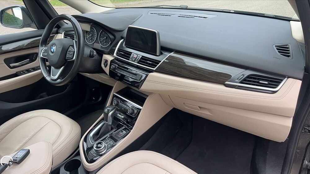 Serie 2 218i 136 Steptronic 6 Luxury - Automatique 2017 occasion 69340 Francheville