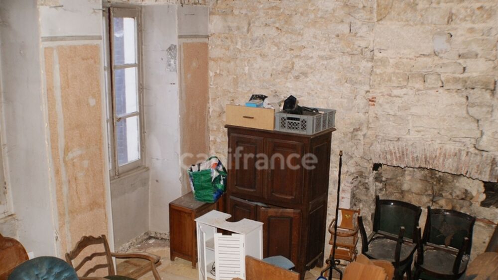 ? Maison en pierre à rénover  plein coeur du centre historique de Montbard