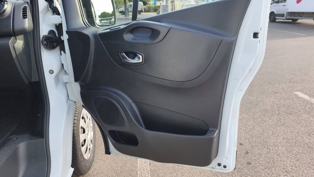 Trafic VU 3 2.0 dCI 145 EDC6 Grand Confort - Automatique 2021 occasion 83000 Toulon