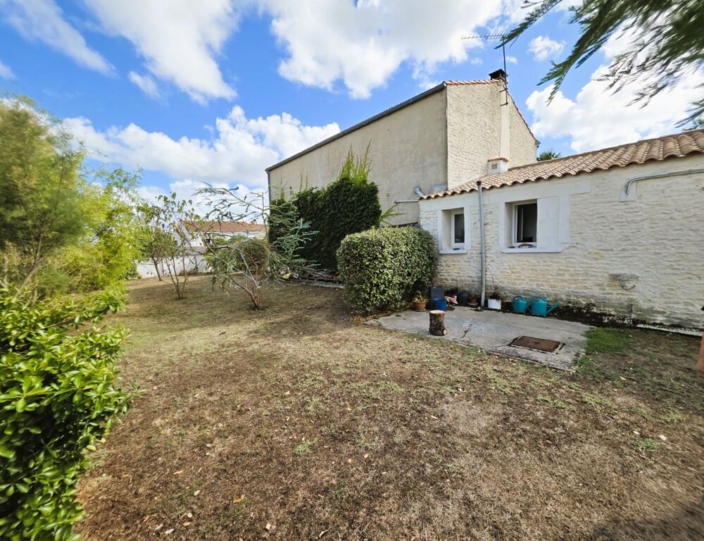 Vente Maison ILE D'OLERON (17), A Vendre Très belle Longère rénovée 194m², édifiée au calme en cœur de village sur terrain 1.047m² Dolus d oleron