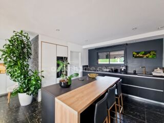  Maison  vendre 6 pices 202 m