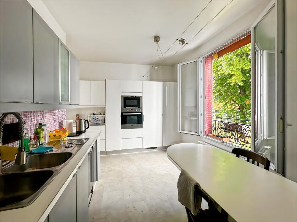   Bureaux atypiques à louer dans un immeuble indépendant en R+2 Paris 18