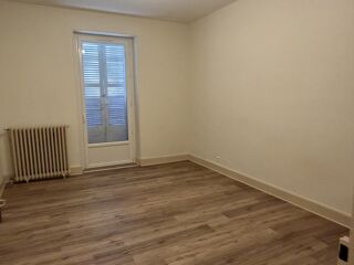  Appartement à louer 4 pièces 114 m²