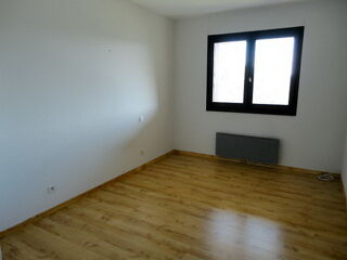  Appartement à louer 2 pièces 63 m²