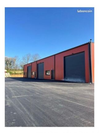  Parking / Garage  louer 1 pice 195 m