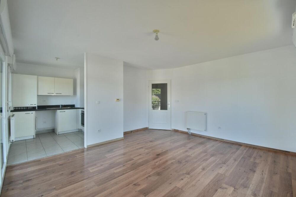 Saint-André-lez-Lille (Quartier Ouest)  T2 de 47 m² avec balcon, ascenseur et parking privatif