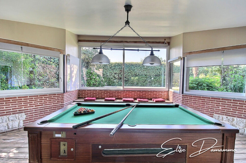 Vente Maison Laissez-vous surprendre: Grande maison 5 chambres, piscine intérieure, salle de billard, jardin, garage double Saint jouin bruneval