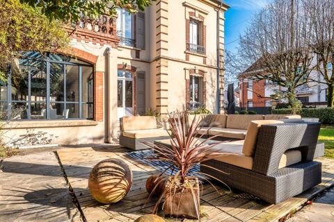   MANTES LA JOLIE (78) /accès A13-A14/ Maison Bourgeoise entièrement rénovée- Jardin 500 m² - Garage - Cave Maison - 8 pièce(s) - 235 m²